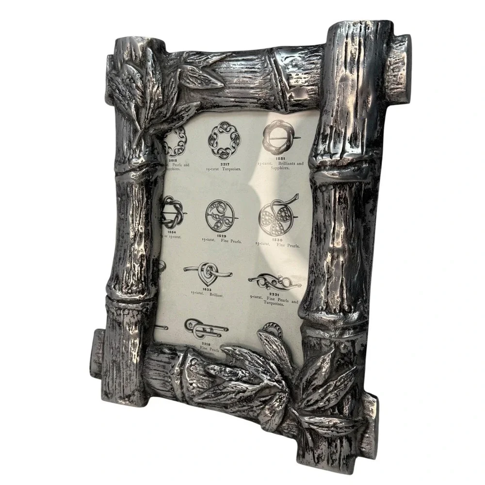 The Unbranded Brand this frame